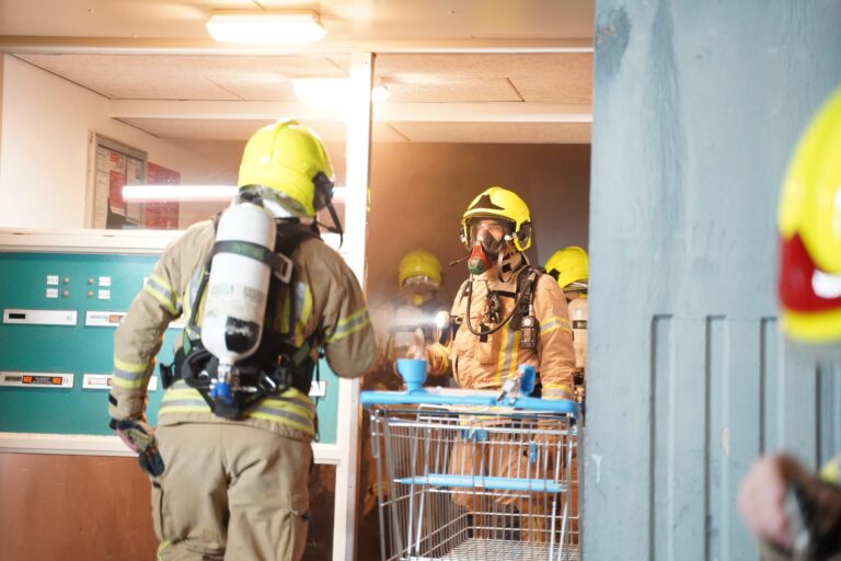 Meerdere bewoners van balkon gered na brand in Kelderbox