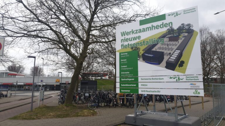 Bouw nieuwe fietsenstalling metrostation Capelsebrug kan van start