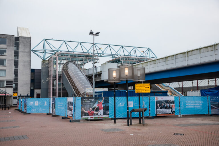 RET werkt aan nieuwe ingang bij station Capelle Centrum