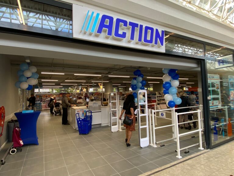 Action opent deuren in winkelcentrum Picassopassage