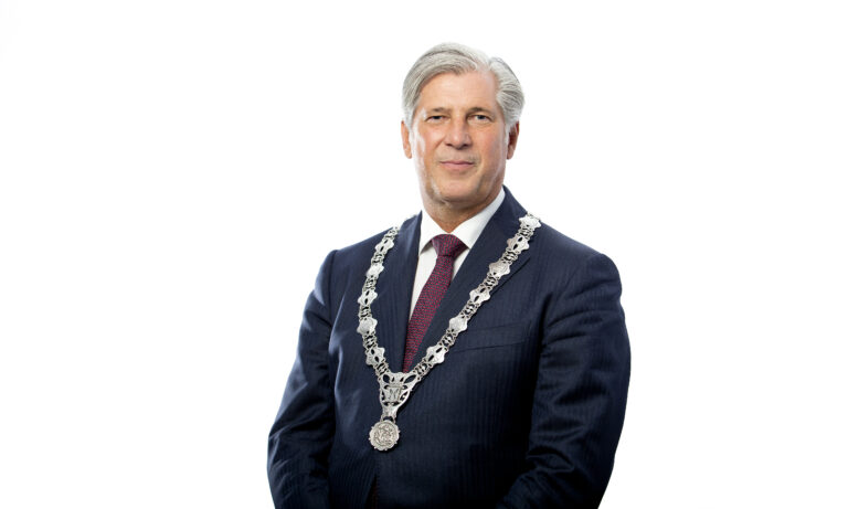 Peter Oskam vertrekt als burgemeester van Capelle aan den IJssel